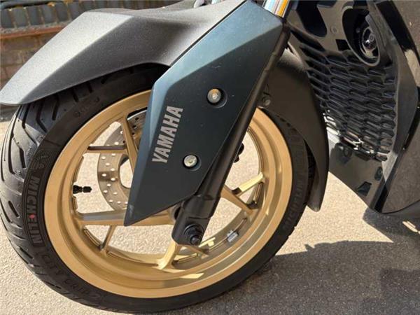 2023 Yamaha X-MAX 300 TECH MAX GREY