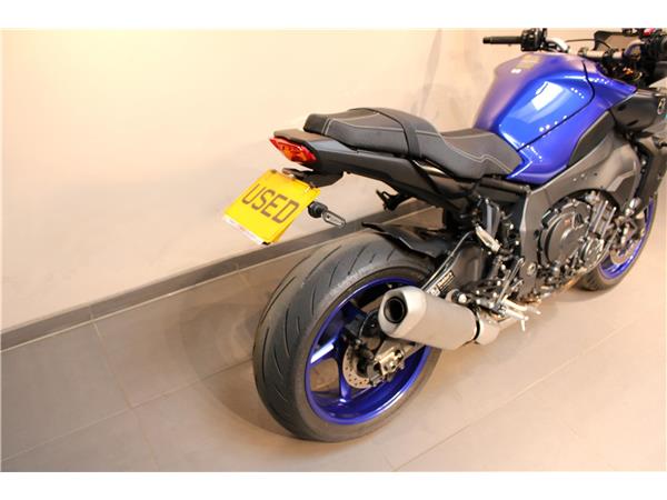 YAMAHA MT-10