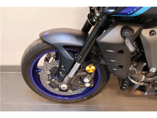 YAMAHA MT-10