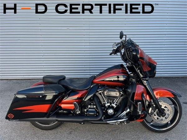 2017 Harley-Davidson CVO Street Glide FLHXSE