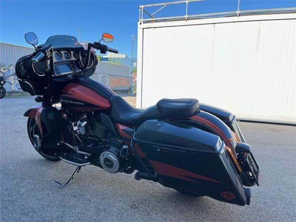 2017 Harley-Davidson CVO Street Glide FLHXSE