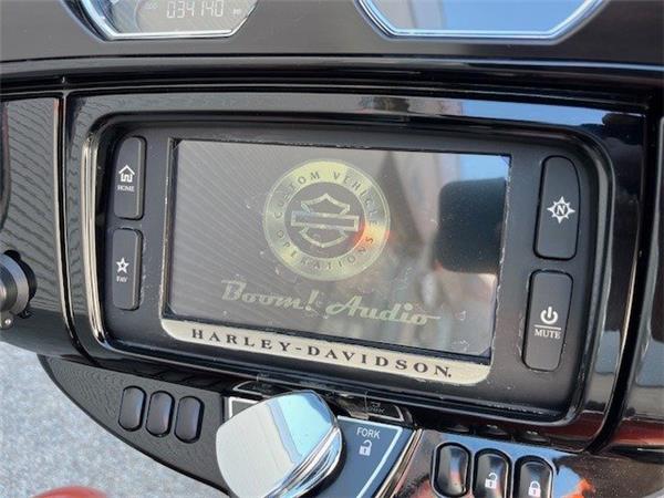 2017 Harley-Davidson CVO Street Glide FLHXSE