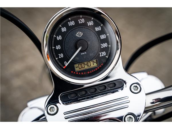 Harley-Davidson Kiel Sportster Seventy-Two XL1200V- HARD CANDY CUSTOM
