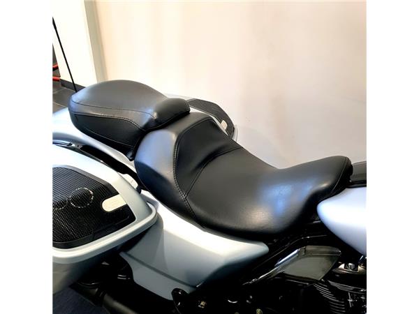 HARLEY-DAVIDSON ROAD GLIDE SPECIAL