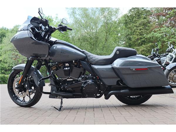 2022 HARLEY-DAVIDSON ROAD GLIDE ST