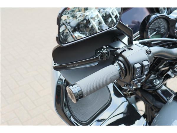 2022 HARLEY-DAVIDSON ROAD GLIDE ST