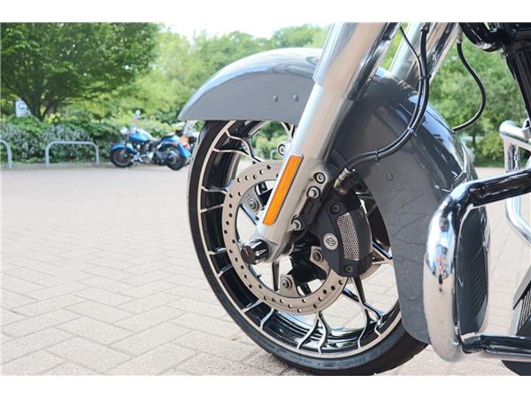 2023 HARLEY-DAVIDSON ROAD GLIDE SPECIAL 