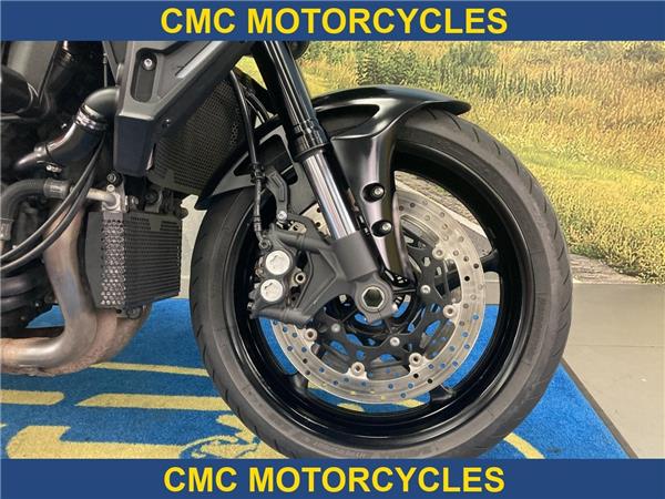  Yamaha MT-10 MT-10