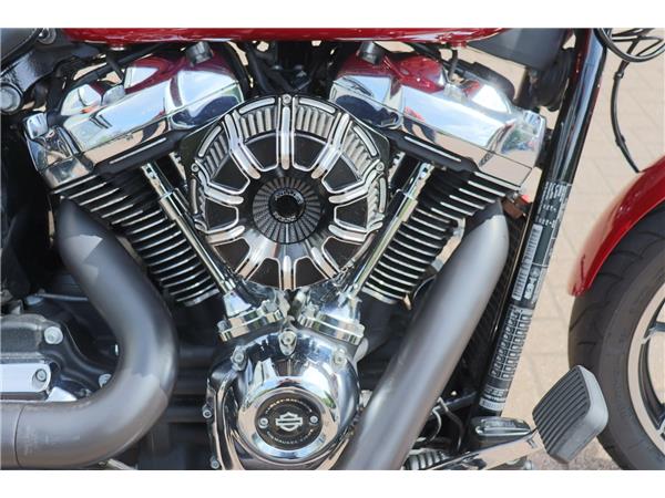 2018 HARLEY-DAVIDSON SOFTAIL FXLR LOWRIDER