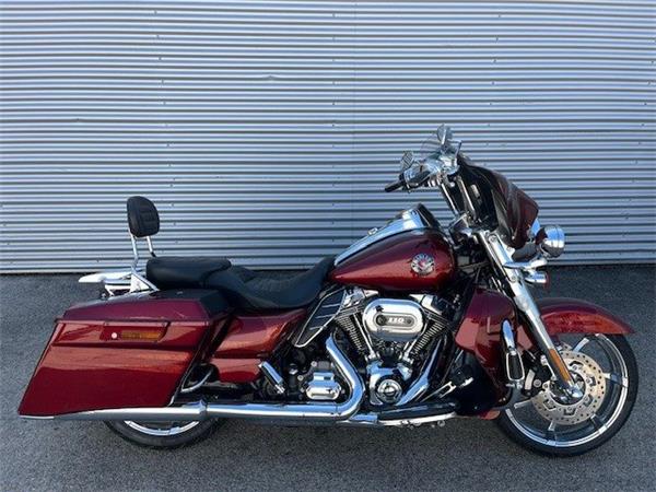 2013 Harley-Davidson CVO Road King FLHRSE