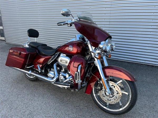 2013 Harley-Davidson CVO Road King FLHRSE