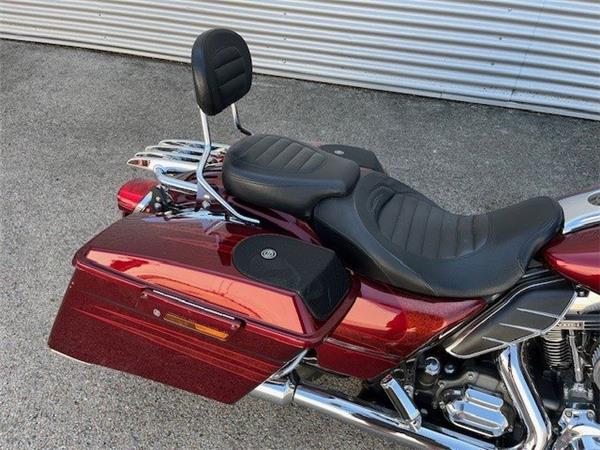 2013 Harley-Davidson CVO Road King FLHRSE
