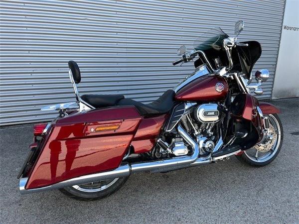 2013 Harley-Davidson CVO Road King FLHRSE