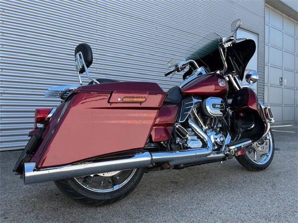 2013 Harley-Davidson CVO Road King FLHRSE