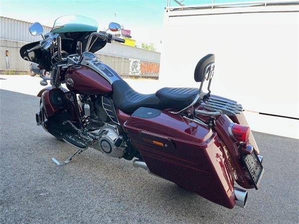 2013 Harley-Davidson CVO Road King FLHRSE