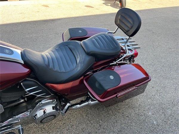 2013 Harley-Davidson CVO Road King FLHRSE