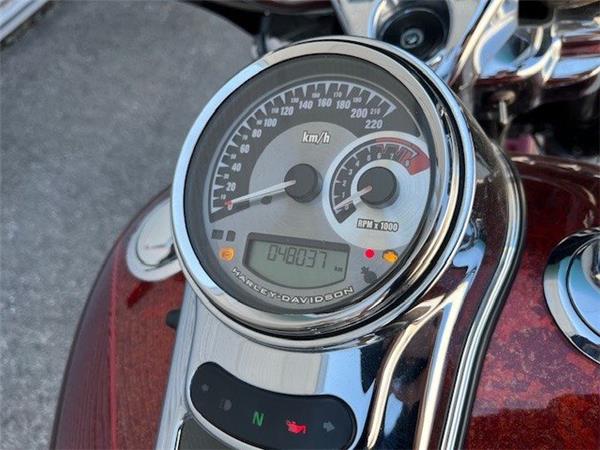 2013 Harley-Davidson CVO Road King FLHRSE