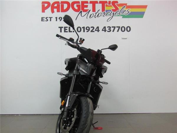 2024 Yamaha MT-09 Y-AMT
YD74GXT Black