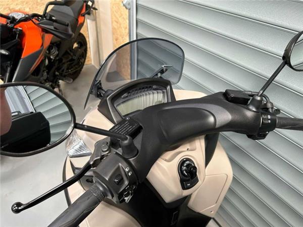2023 Yamaha MW125 TRICITY SAND