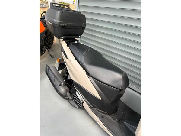 2023 Yamaha MW125 TRICITY SAND