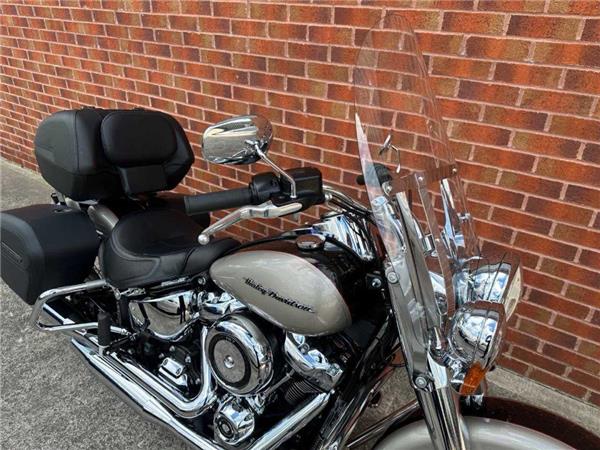 2018 Harley-Davidson Flde Softail Deluxe 1745