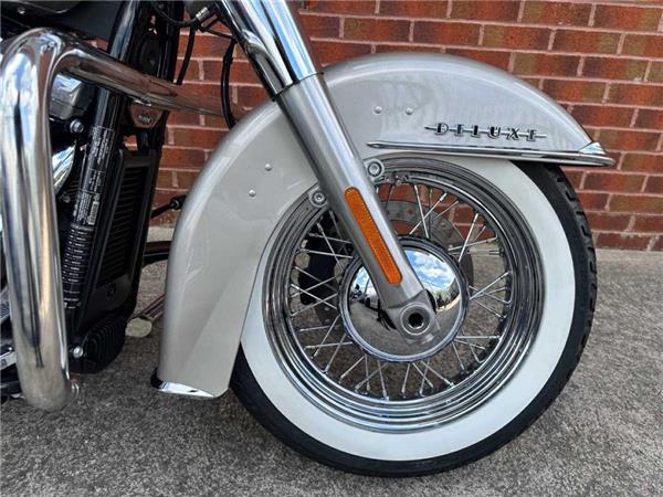 2018 Harley-Davidson Flde Softail Deluxe 1745