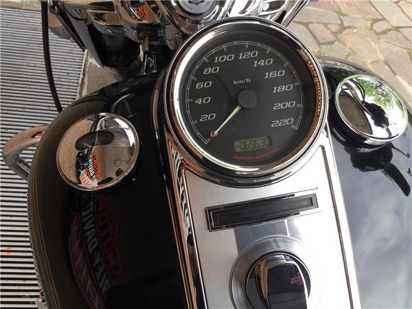 Harley-Davidson Touring Road King Classic 103