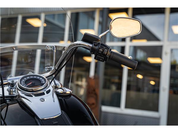 Harley-Davidson Kiel Softail Heritage FLHCS 114 CUI -NEUWERTIG -