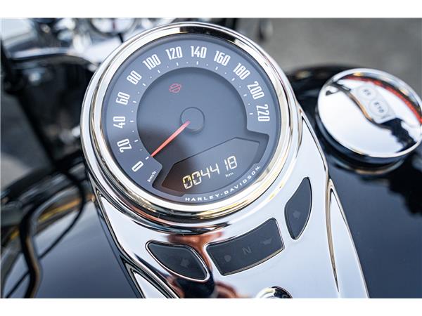 Harley-Davidson Kiel Softail Heritage FLHCS 114 CUI -NEUWERTIG -