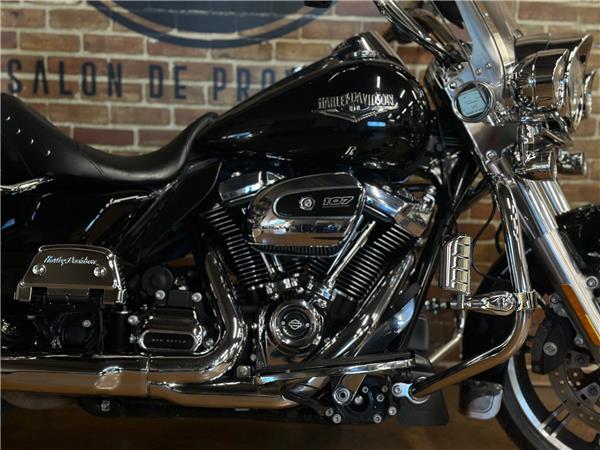 2020 HARLEY-DAVIDSON ROAD KING