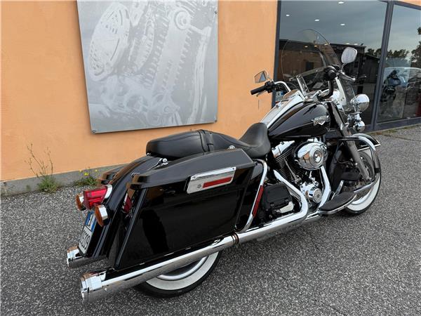 Harley-Davidson Touring FLHRC - Road King 