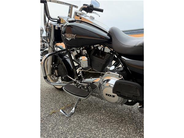 Harley-Davidson Touring FLHRC - Road King 