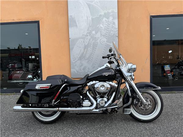 Harley-Davidson Touring FLHRC - Road King 