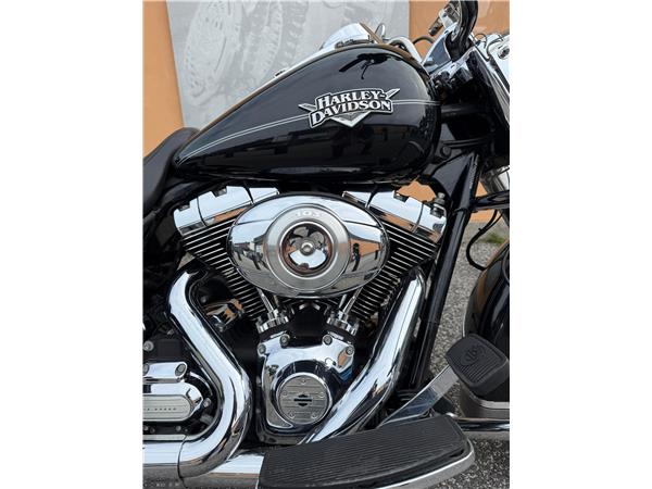 Harley-Davidson Touring FLHRC - Road King 