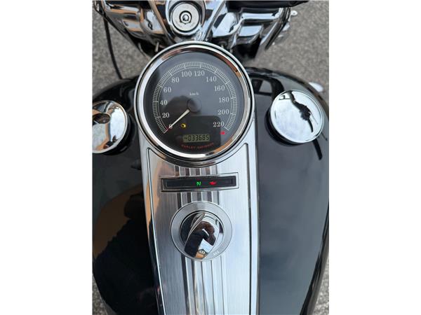Harley-Davidson Touring FLHRC - Road King 