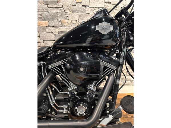 2017 HARLEY-DAVIDSON Softail FLSS Softail Slim S110 ABS