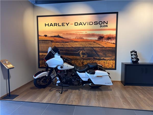 2022 HARLEY-DAVIDSON STREET GLIDE