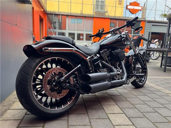 2017 Harley-Davidson Softail Breakout FXSB