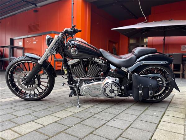 2017 Harley-Davidson Softail Breakout FXSB