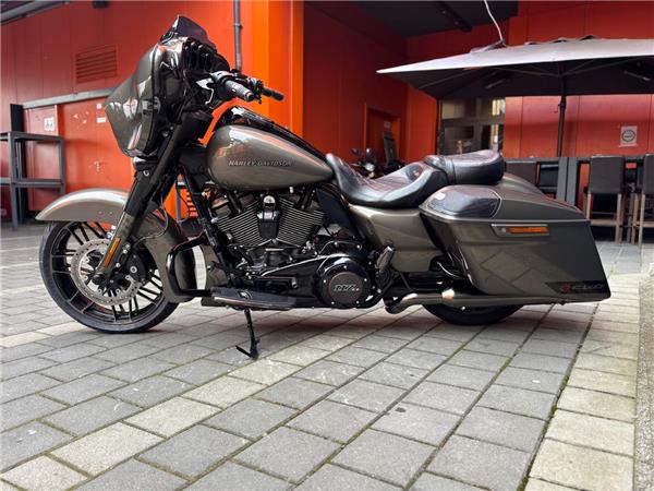 2021 Harley-Davidson CVO Street Glide FLHXSE
