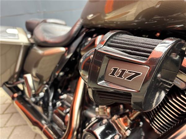 2021 Harley-Davidson CVO Street Glide FLHXSE
