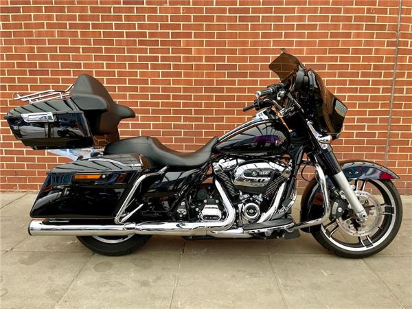 2017 HARLEY-DAVIDSON TOURING FLHXS STREET GLIDE SPECIAL