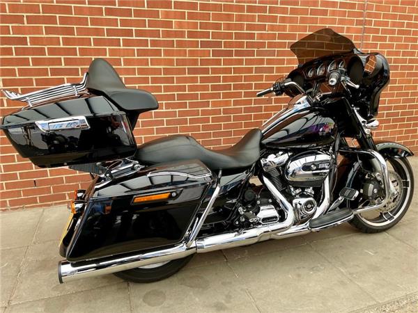 2017 HARLEY-DAVIDSON TOURING FLHXS STREET GLIDE SPECIAL