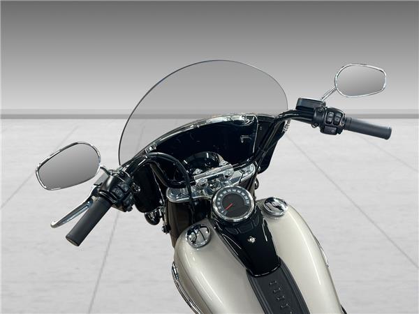 2018 HARLEY-DAVIDSON Softail FLHCS Heritage Classic 114 ABS
