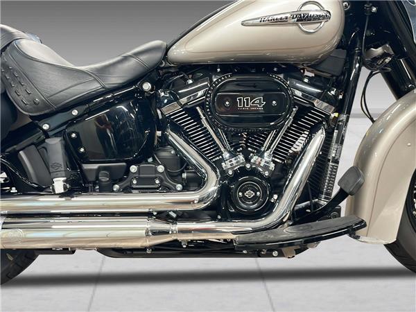 2018 HARLEY-DAVIDSON Softail FLHCS Heritage Classic 114 ABS