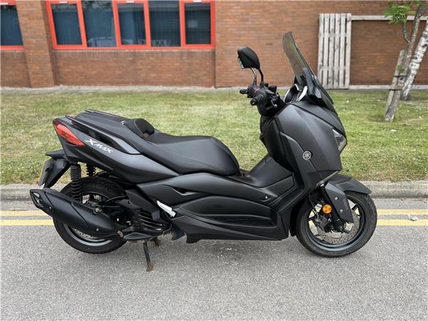 Yamaha X-MAX 125