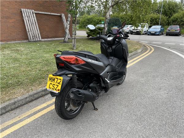 Yamaha X-MAX 125