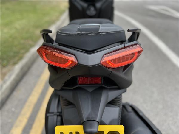 Yamaha X-MAX 125