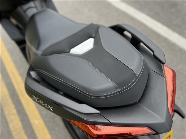 Yamaha X-MAX 125