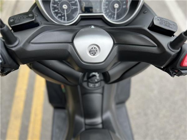 Yamaha X-MAX 125